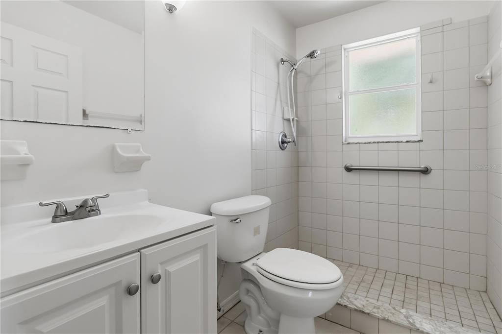 For Sale: $169,999 (3 beds, 1 baths, 1011 Square Feet)