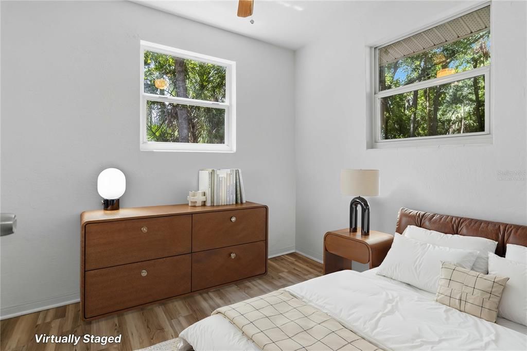 For Sale: $169,999 (3 beds, 1 baths, 1011 Square Feet)