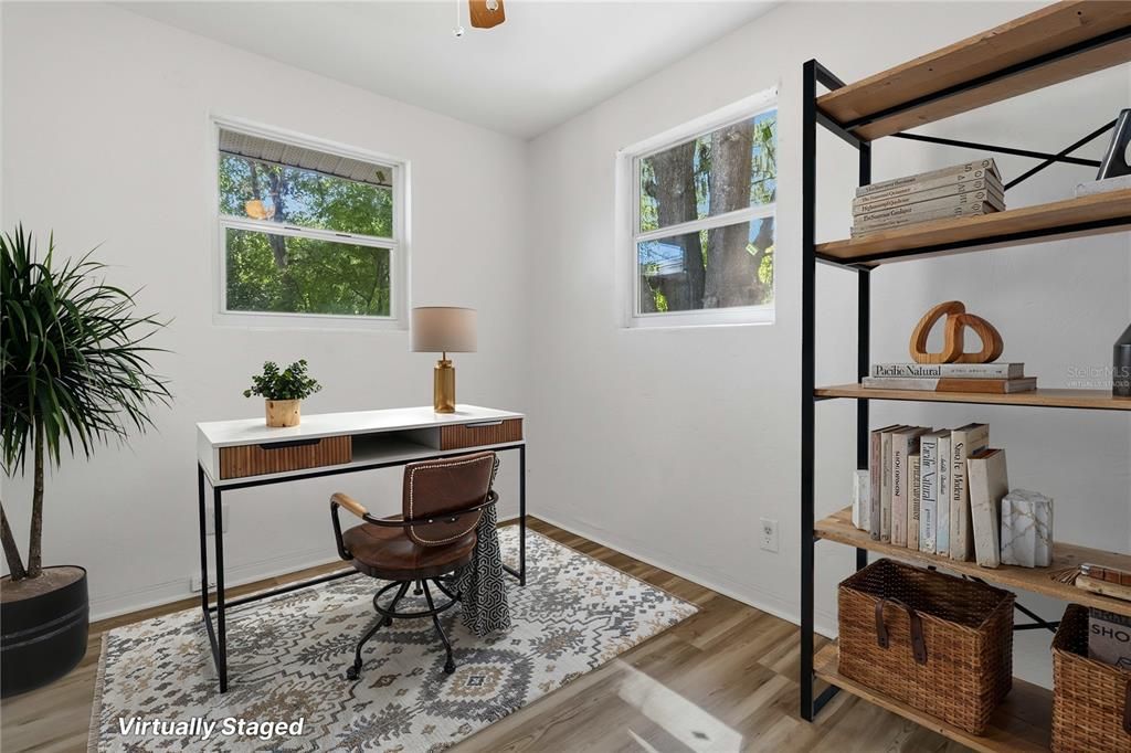 For Sale: $169,999 (3 beds, 1 baths, 1011 Square Feet)