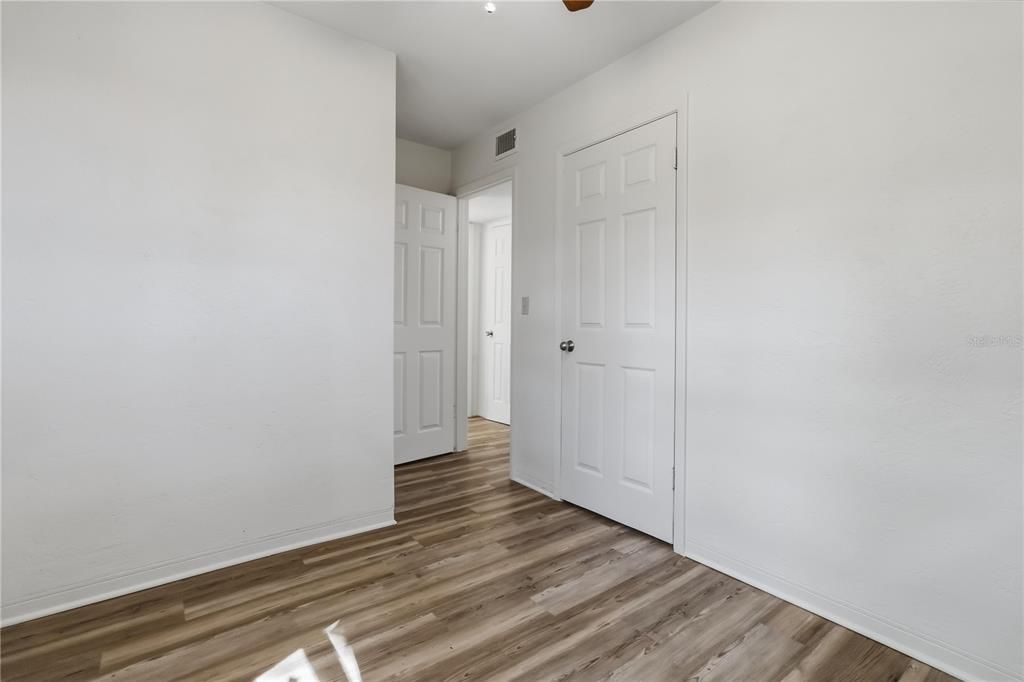 For Sale: $169,999 (3 beds, 1 baths, 1011 Square Feet)