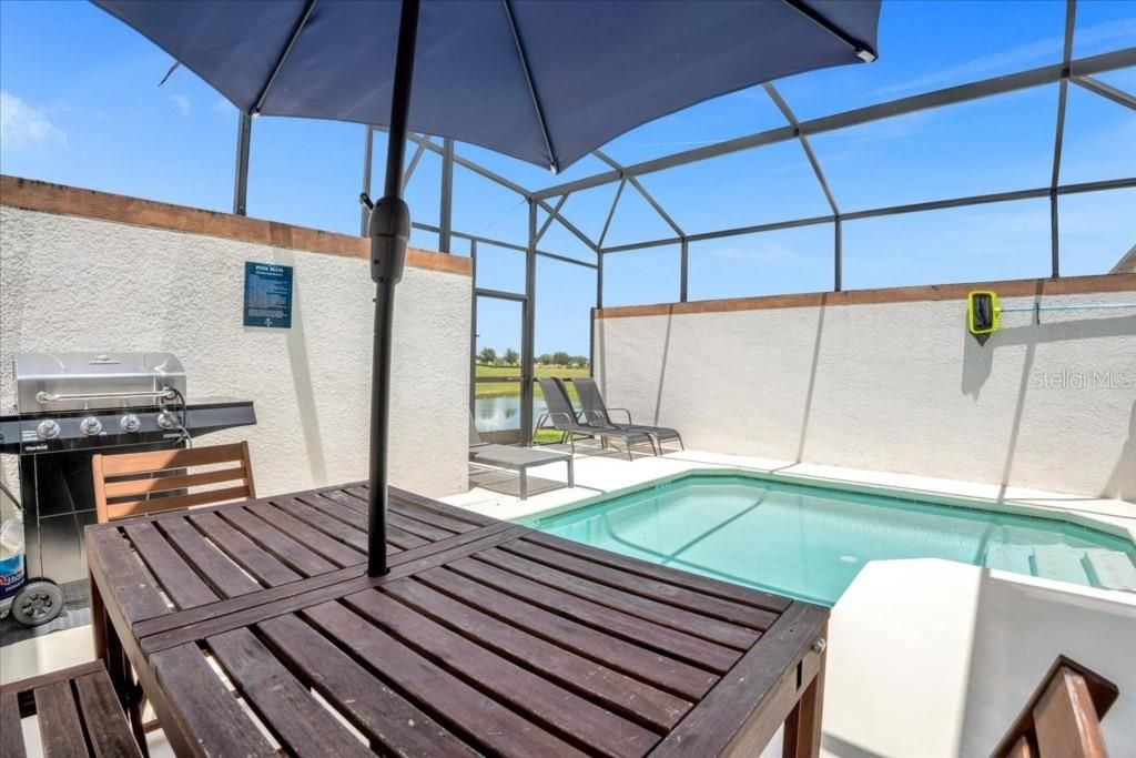For Sale: $449,000 (5 beds, 4 baths, 2072 Square Feet)