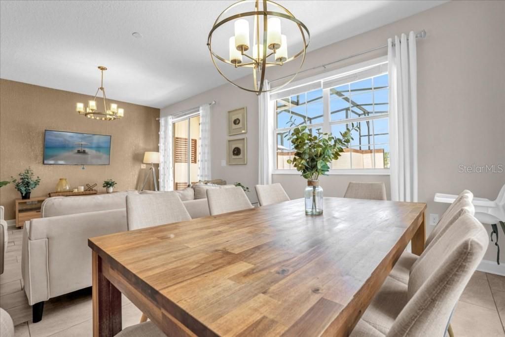 For Sale: $449,000 (5 beds, 4 baths, 2072 Square Feet)