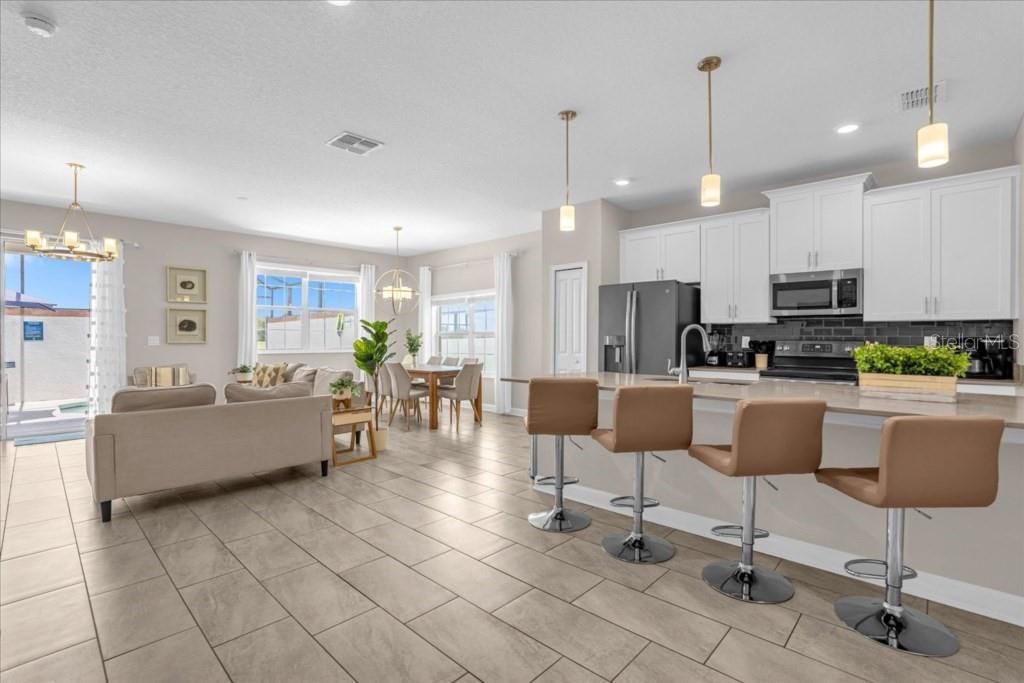 For Sale: $449,000 (5 beds, 4 baths, 2072 Square Feet)