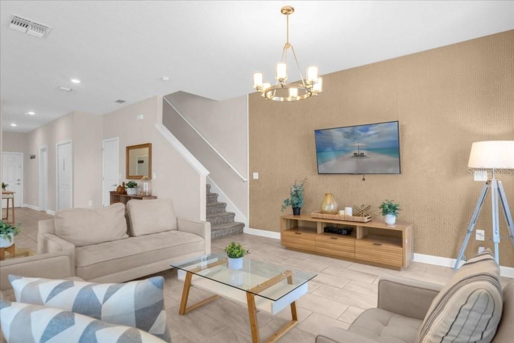 For Sale: $449,000 (5 beds, 4 baths, 2072 Square Feet)