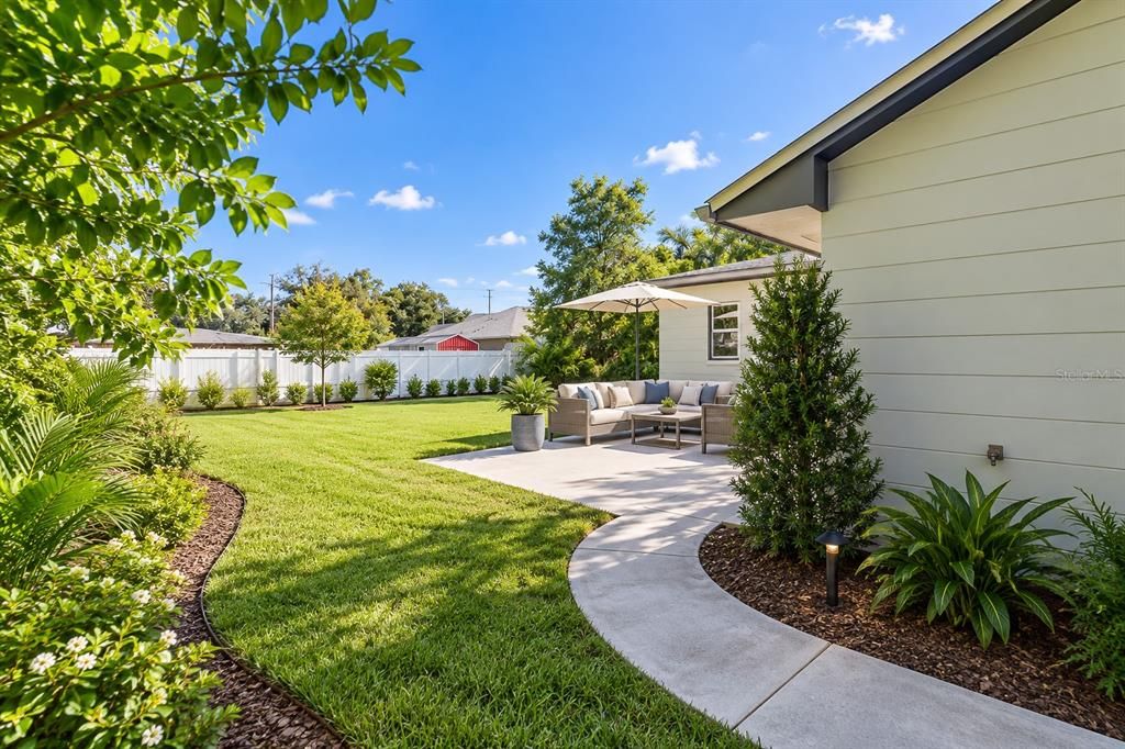For Rent: $2,195 (3 beds, 2 baths, 1190 Square Feet)