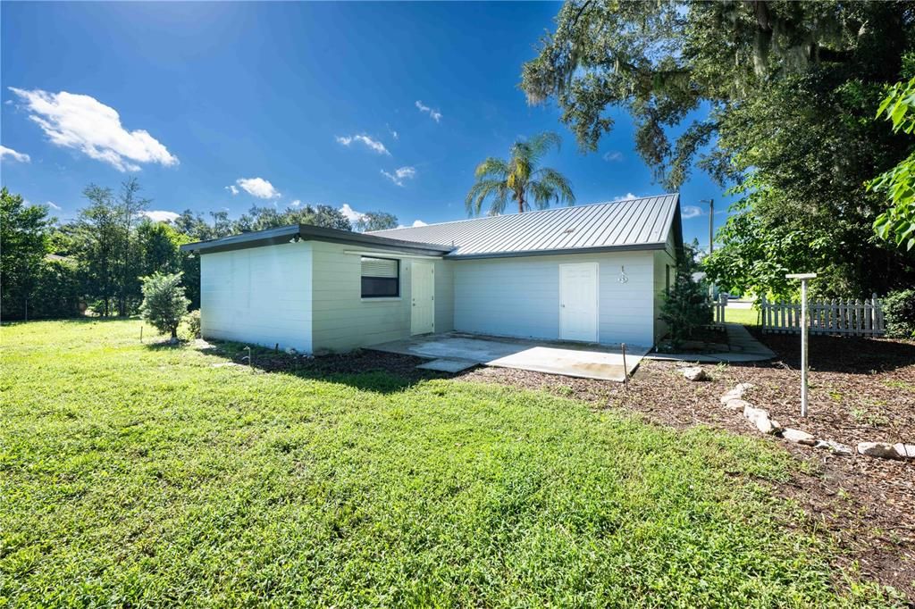 For Rent: $2,195 (3 beds, 2 baths, 1190 Square Feet)