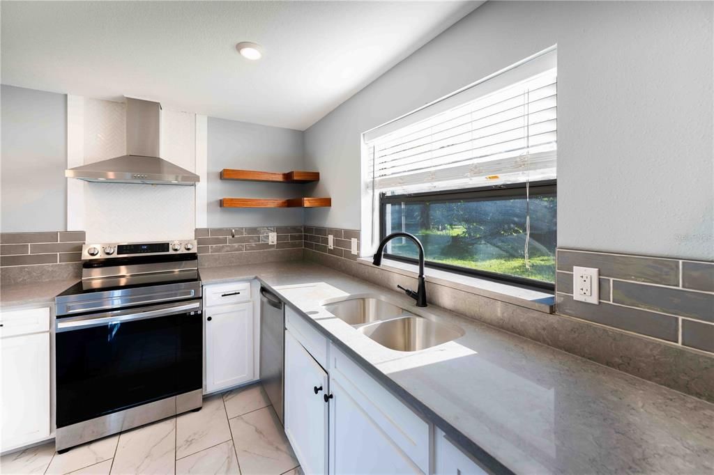 For Rent: $2,195 (3 beds, 2 baths, 1190 Square Feet)
