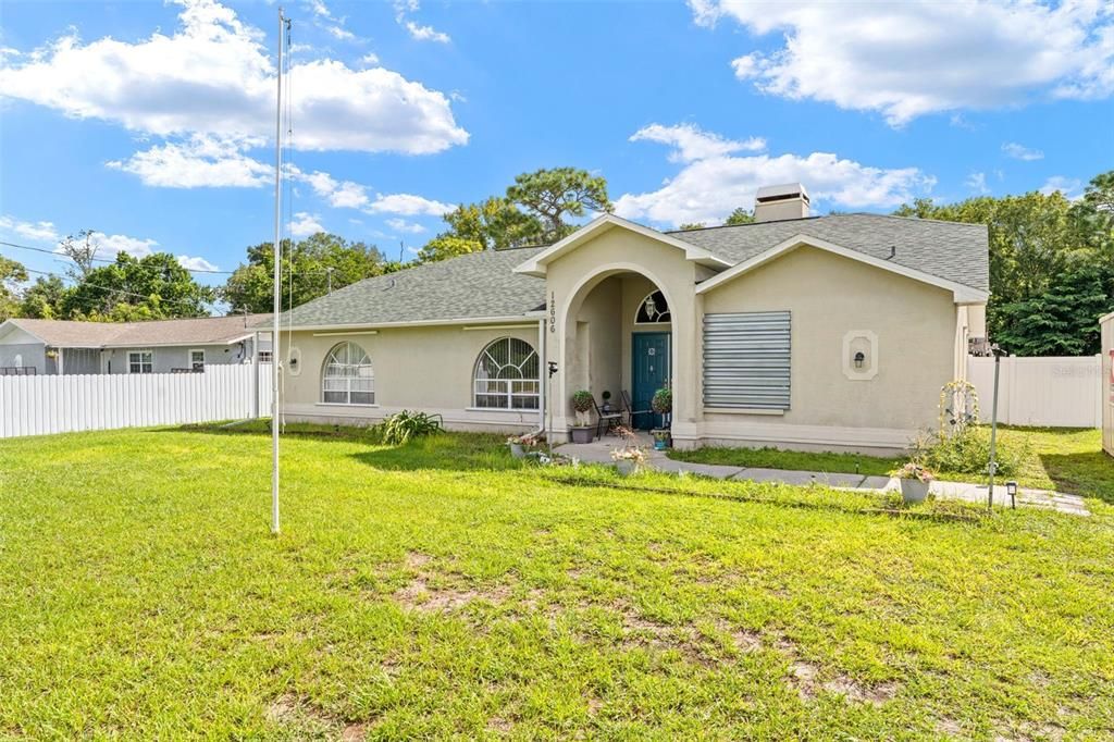 На продажу: $379,900 (3 спален, 2 ванн, 1806 Квадратных фут)