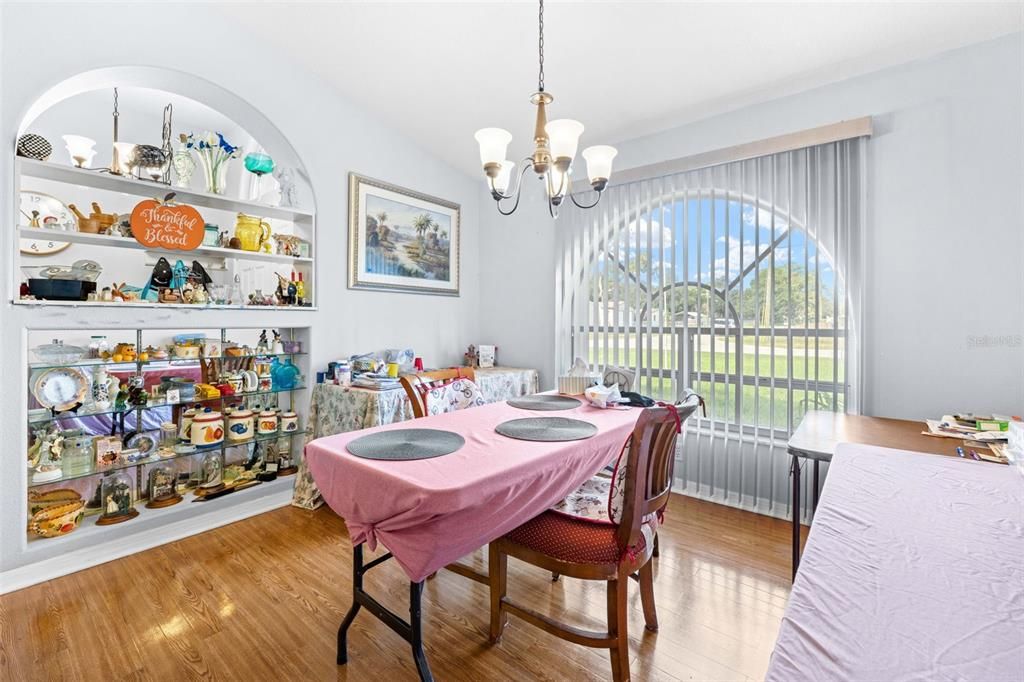На продажу: $379,900 (3 спален, 2 ванн, 1806 Квадратных фут)