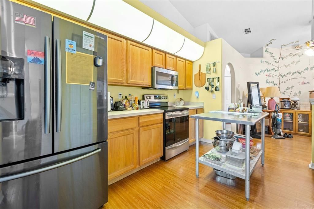 На продажу: $379,900 (3 спален, 2 ванн, 1806 Квадратных фут)