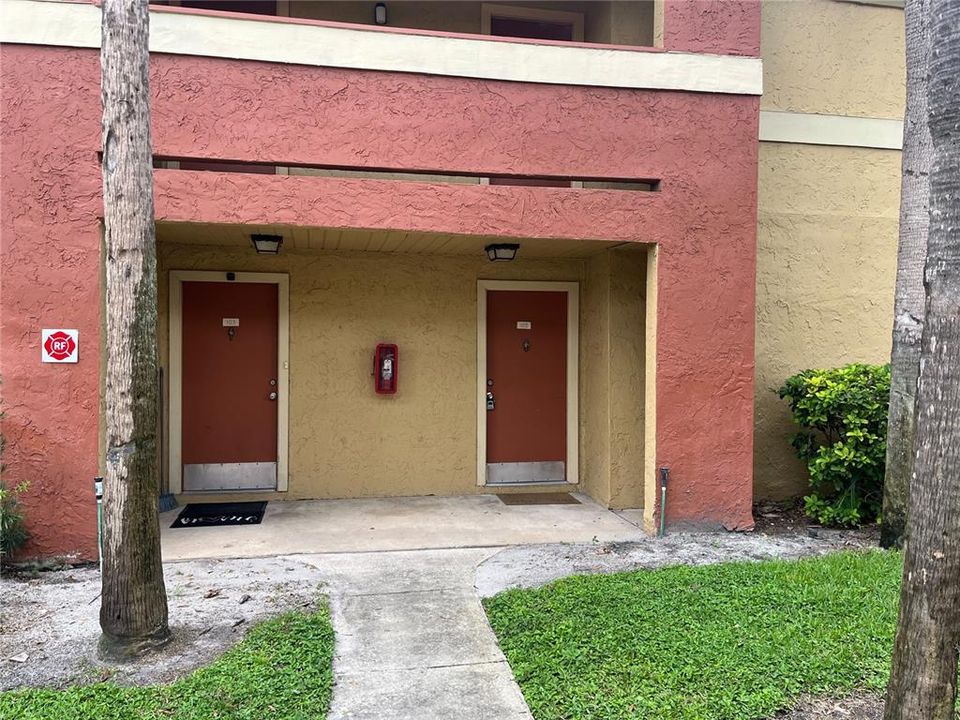 For Sale: $160,000 (2 beds, 2 baths, 1126 Square Feet)