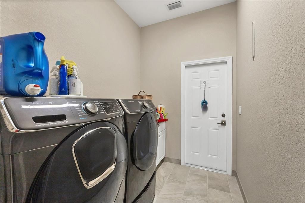 For Sale: $634,900 (4 beds, 3 baths, 2367 Square Feet)