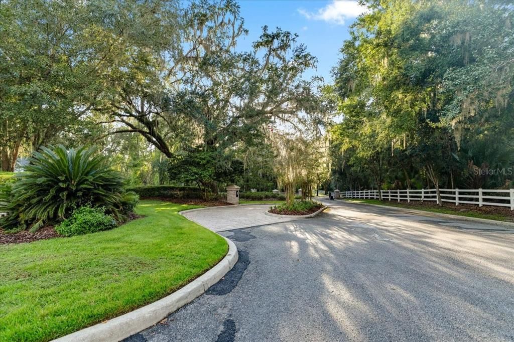 待售: $345,000 (2.89 acres)