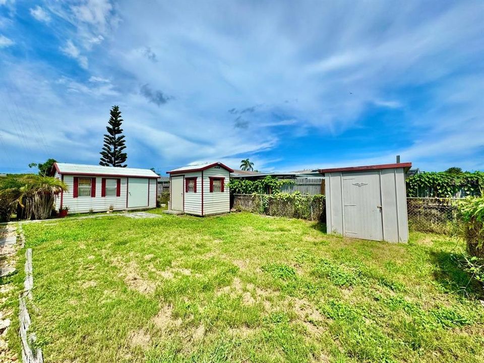 For Rent: $1,600 (2 beds, 1 baths, 990 Square Feet)