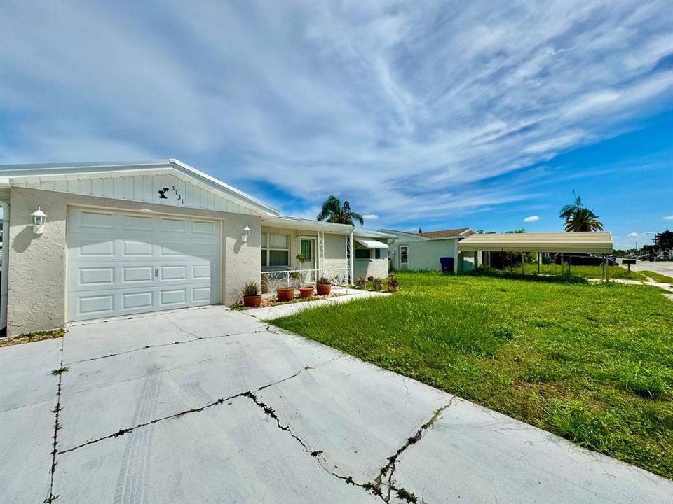For Rent: $1,600 (2 beds, 1 baths, 990 Square Feet)