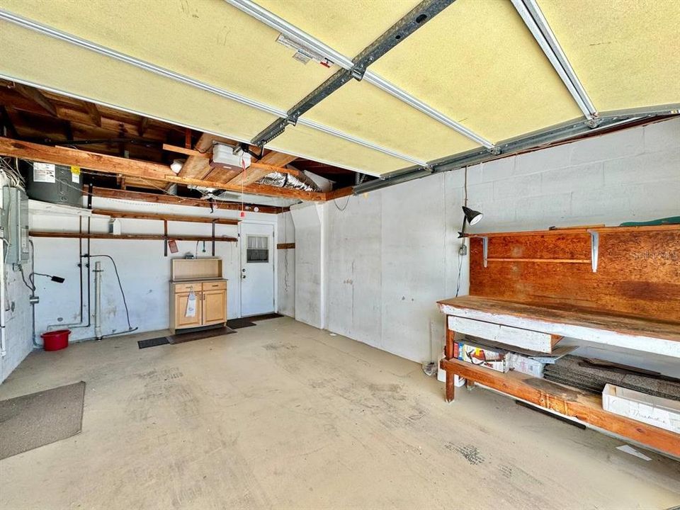 For Rent: $1,600 (2 beds, 1 baths, 990 Square Feet)
