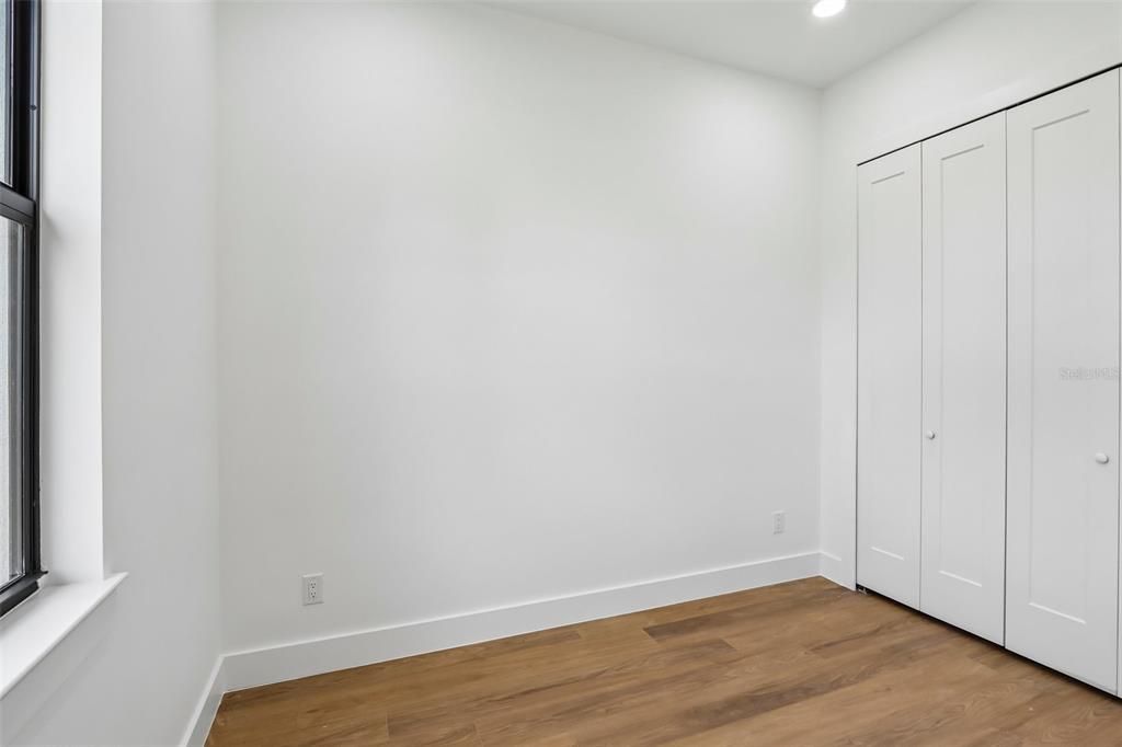 На продажу: $439,990 (4 спален, 3 ванн, 2002 Квадратных фут)
