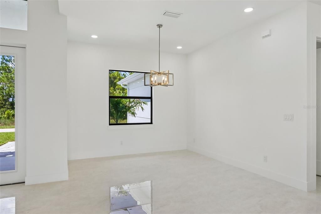 На продажу: $439,990 (4 спален, 3 ванн, 2002 Квадратных фут)