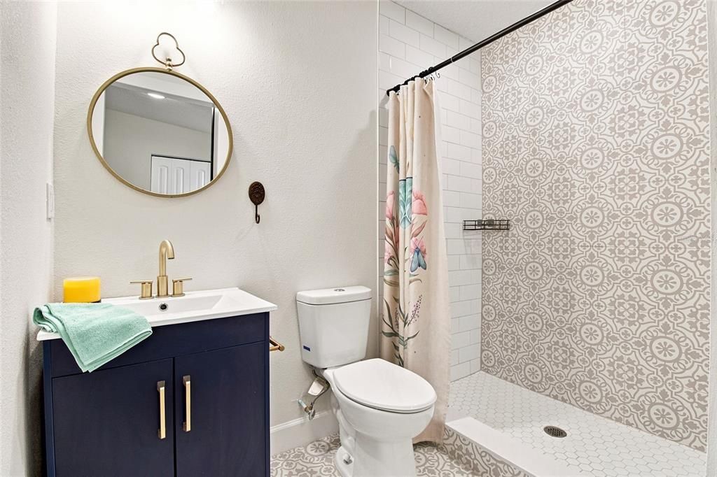 For Rent: $2,450 (3 beds, 2 baths, 925 Square Feet)