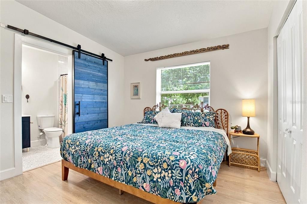 For Rent: $2,450 (3 beds, 2 baths, 925 Square Feet)