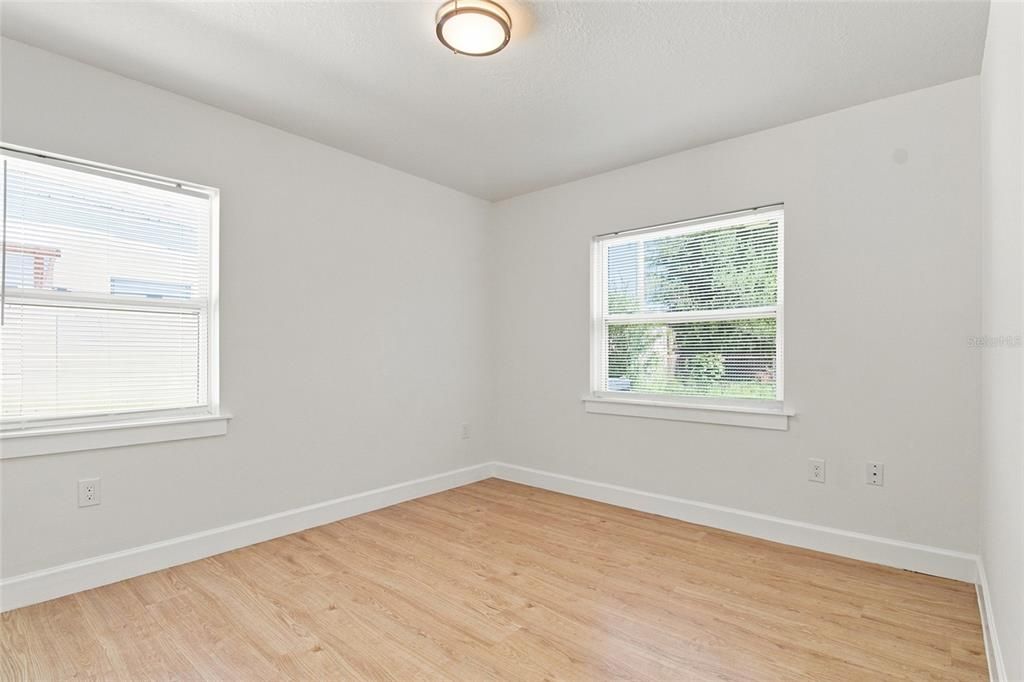 For Rent: $2,450 (3 beds, 2 baths, 925 Square Feet)