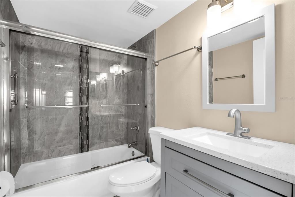 En Venta: $145,700 (2 camas, 2 baños, 948 Pies cuadrados)