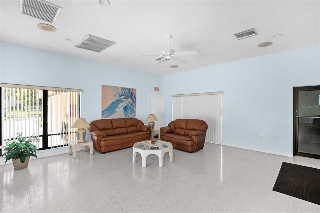 En Venta: $145,700 (2 camas, 2 baños, 948 Pies cuadrados)