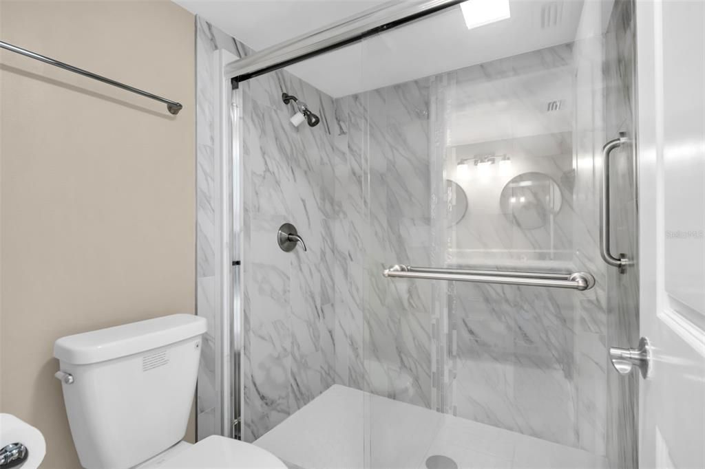 En Venta: $145,700 (2 camas, 2 baños, 948 Pies cuadrados)