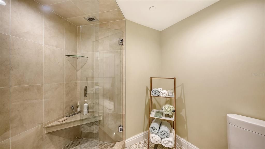 For Sale: $1,595,000 (2 beds, 2 baths, 1585 Square Feet)
