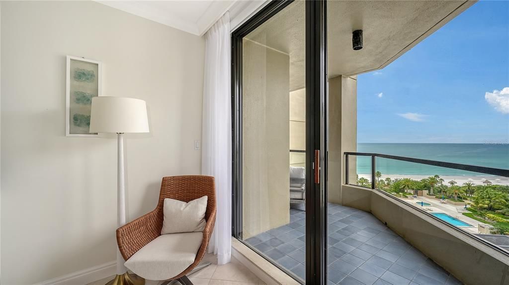 For Sale: $1,595,000 (2 beds, 2 baths, 1585 Square Feet)