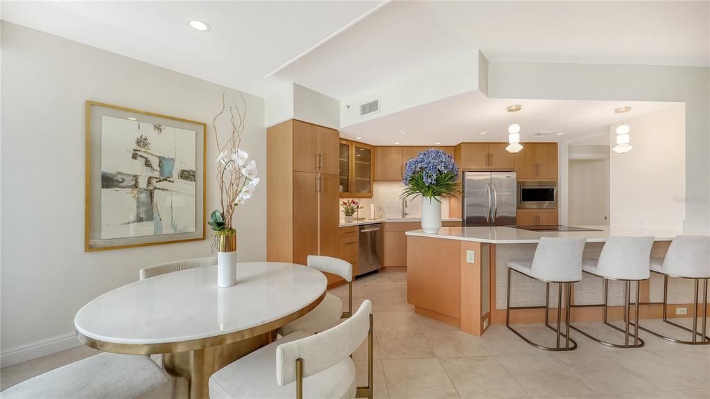 For Sale: $1,595,000 (2 beds, 2 baths, 1585 Square Feet)