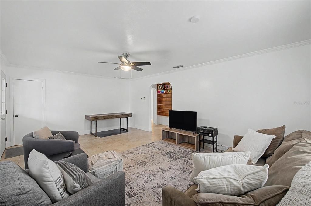 En Venta: $340,000 (2 camas, 1 baños, 1008 Pies cuadrados)