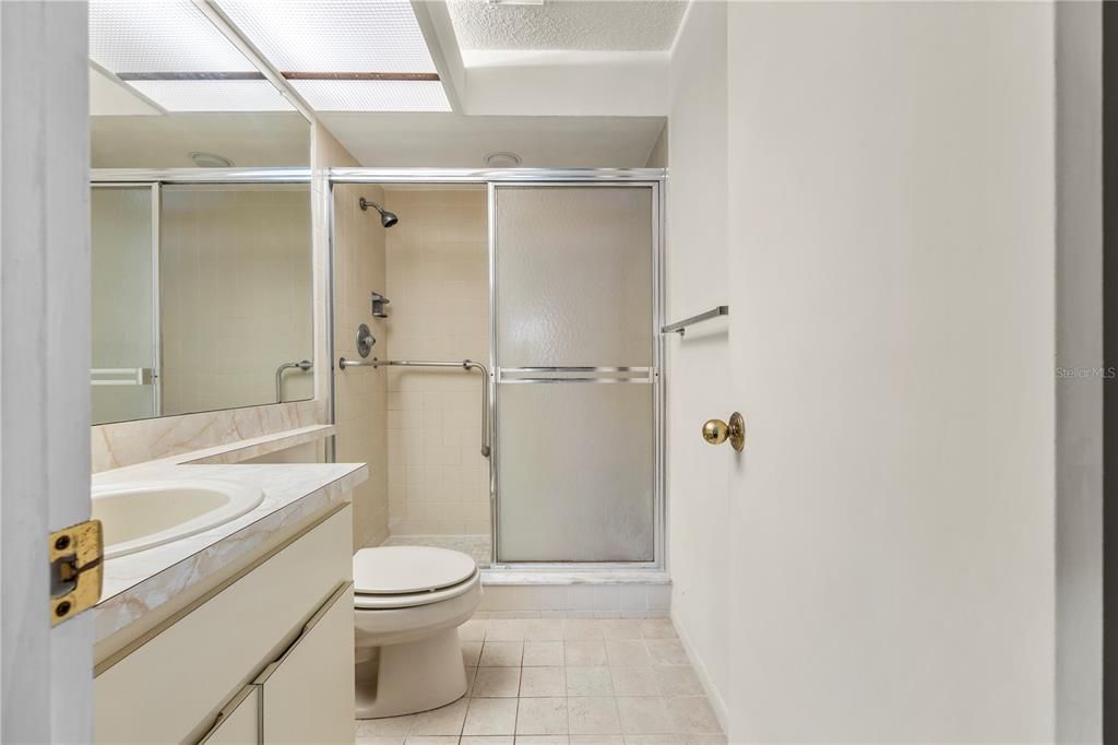В аренду: $1,700 (2 спален, 2 ванн, 1144 Квадратных фут)