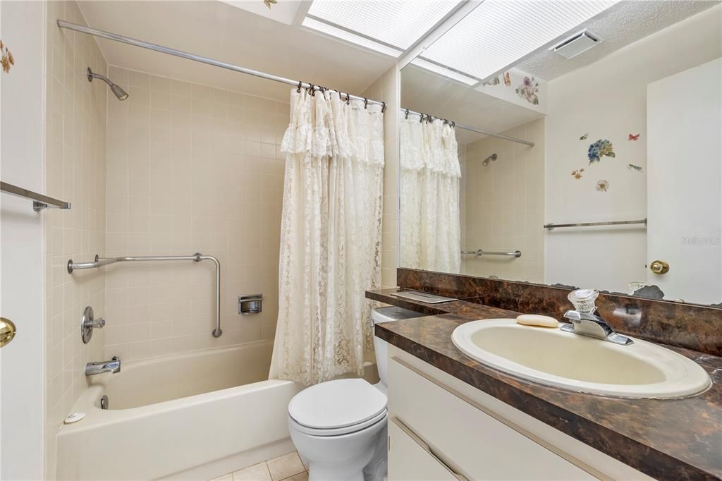 В аренду: $1,700 (2 спален, 2 ванн, 1144 Квадратных фут)
