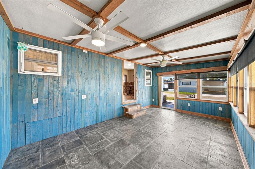 For Sale: $74,900 (3 beds, 2 baths, 1357 Square Feet)