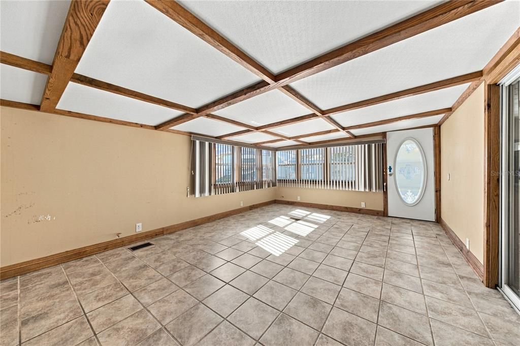 For Sale: $74,900 (3 beds, 2 baths, 1357 Square Feet)