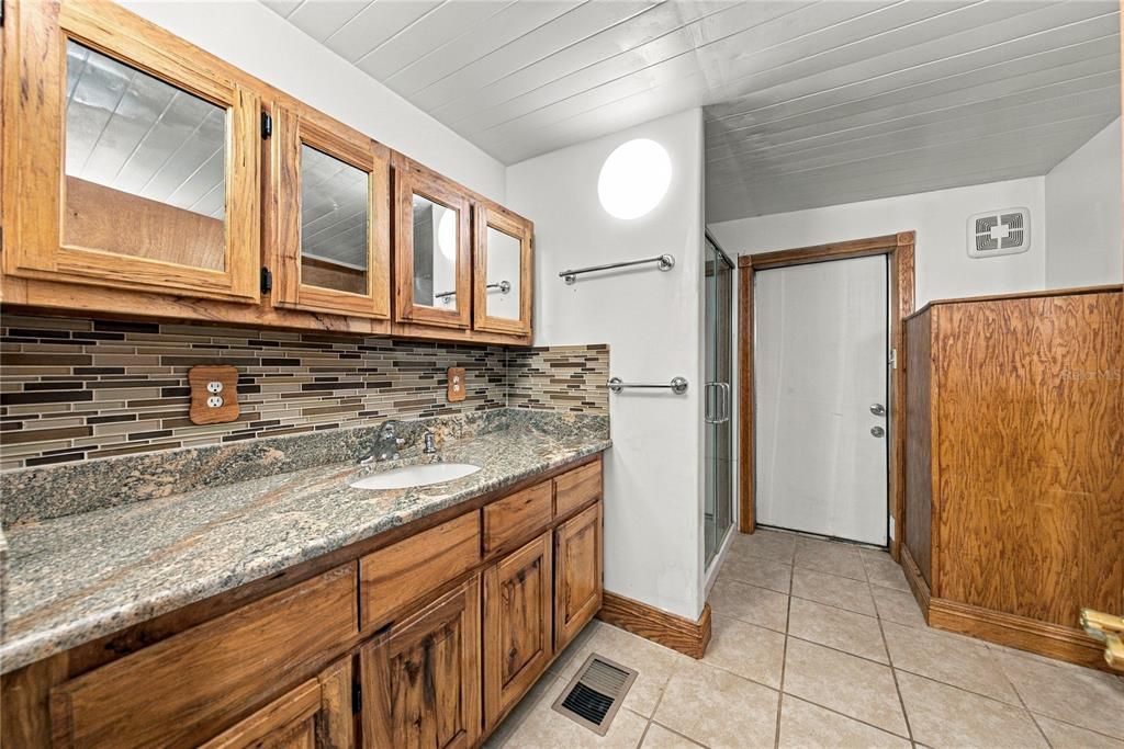 For Sale: $74,900 (3 beds, 2 baths, 1357 Square Feet)