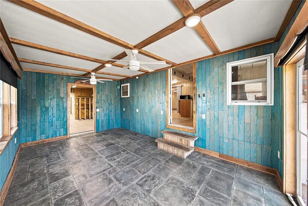 For Sale: $74,900 (3 beds, 2 baths, 1357 Square Feet)