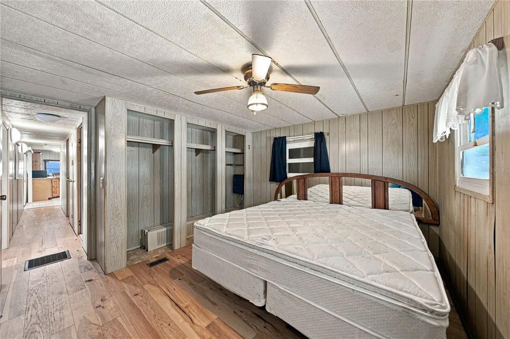 For Sale: $74,900 (3 beds, 2 baths, 1357 Square Feet)