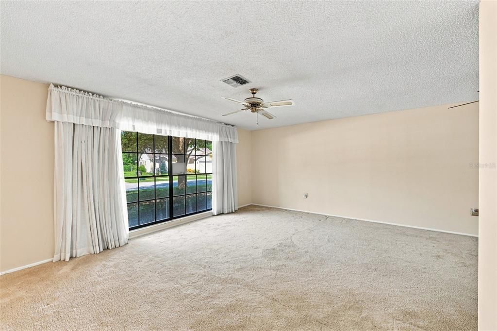 For Sale: $225,000 (2 beds, 2 baths, 1541 Square Feet)