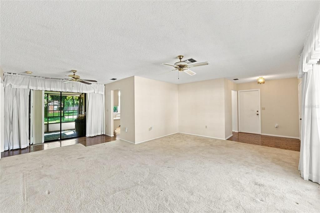 For Sale: $225,000 (2 beds, 2 baths, 1541 Square Feet)