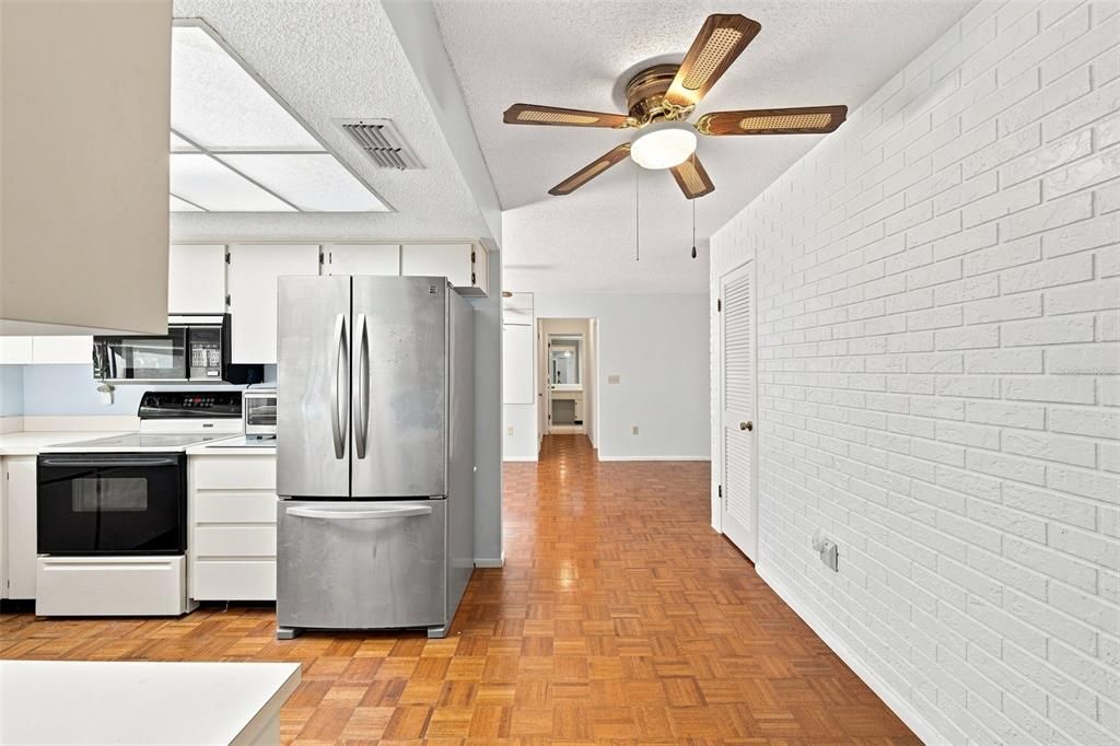 For Sale: $225,000 (2 beds, 2 baths, 1541 Square Feet)
