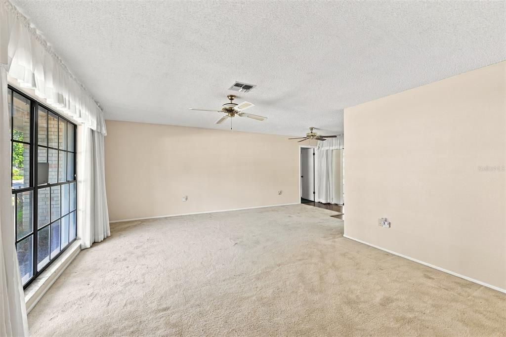 For Sale: $225,000 (2 beds, 2 baths, 1541 Square Feet)