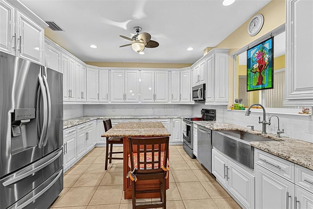 En Venta: $625,000 (4 camas, 3 baños, 2242 Pies cuadrados)