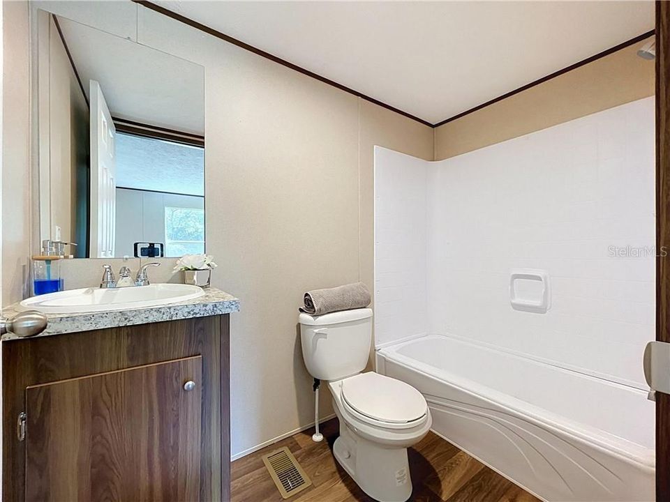 Activo con contrato: $199,900 (3 camas, 2 baños, 1200 Pies cuadrados)