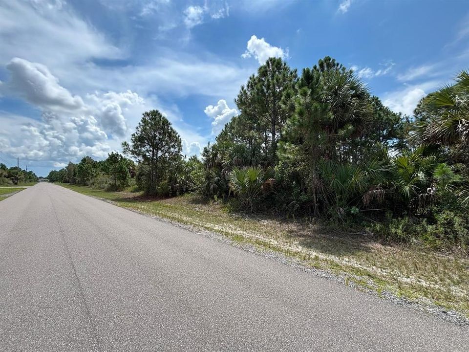 На продажу: $47,000 (0.23 acres)