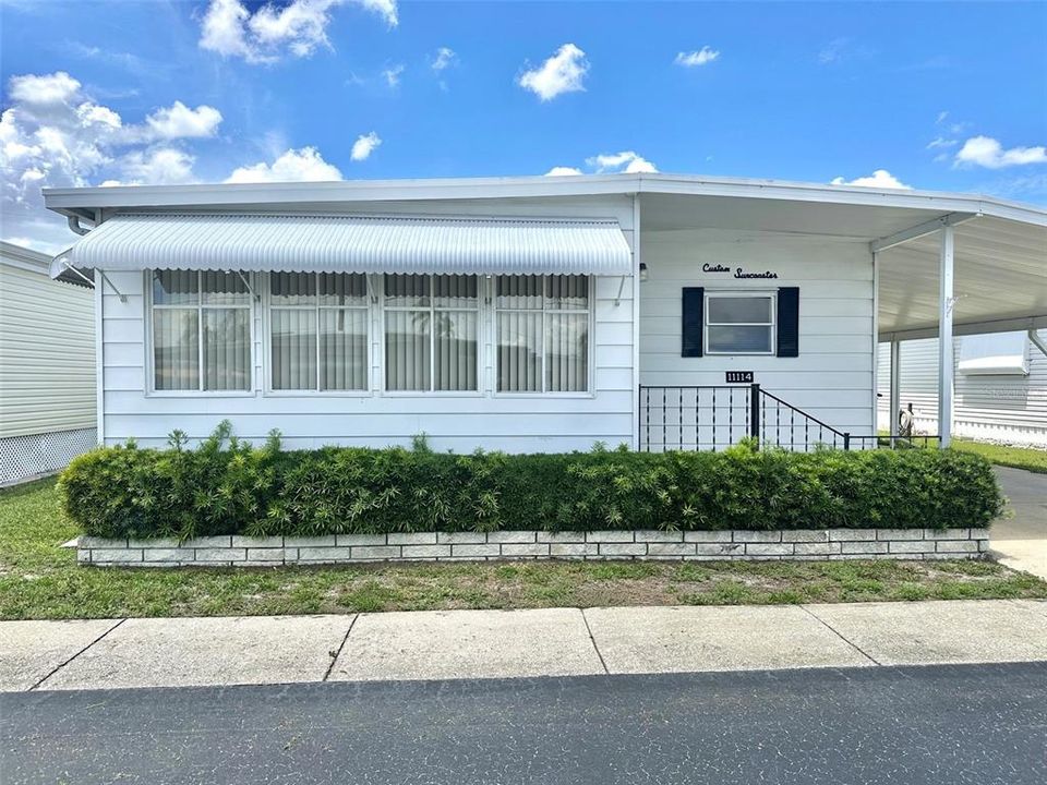 For Sale: $109,500 (2 beds, 1 baths, 944 Square Feet)