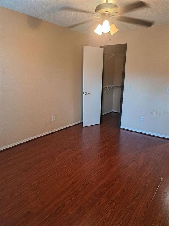 For Sale: $128,000 (1 beds, 1 baths, 711 Square Feet)