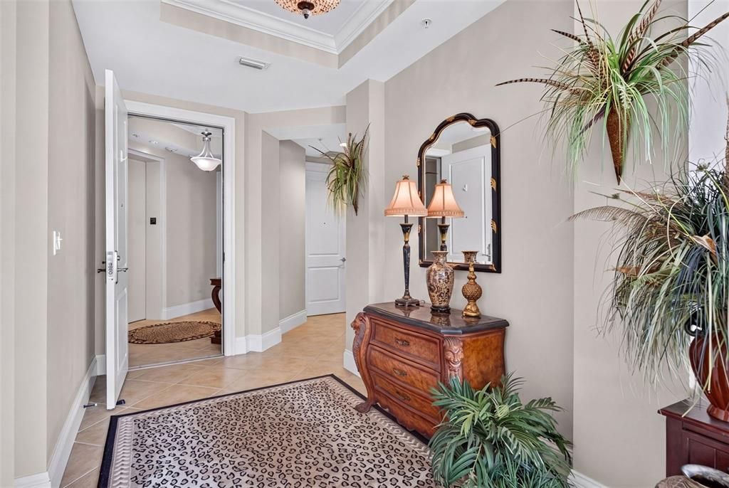 En Venta: $680,000 (2 camas, 2 baños, 1978 Pies cuadrados)