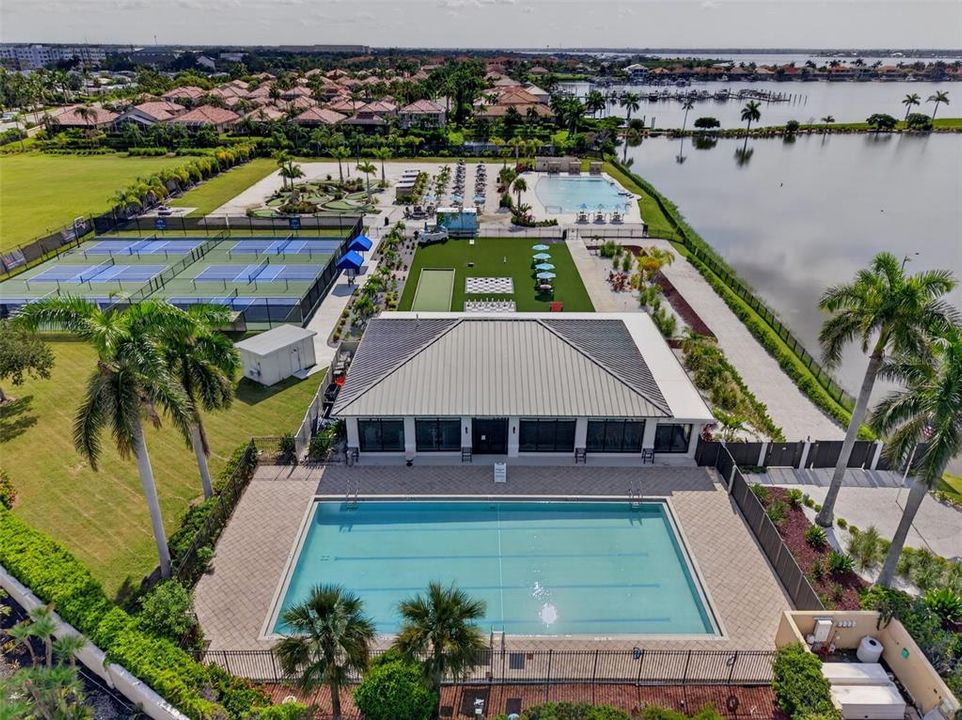 En Venta: $680,000 (2 camas, 2 baños, 1978 Pies cuadrados)